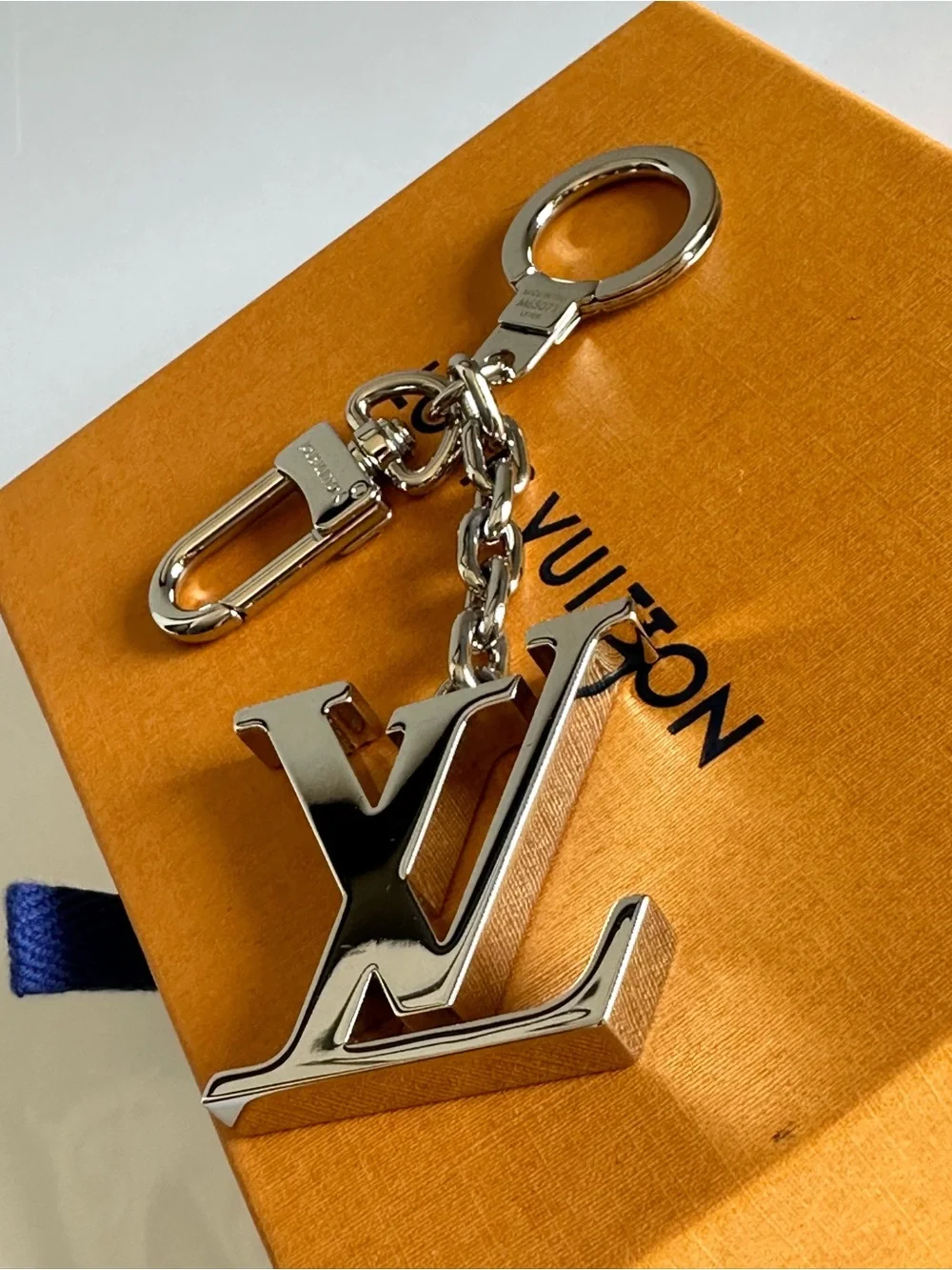 Louis Vuitton Porte-Clés Initiales LV Key Holder Silver M65071